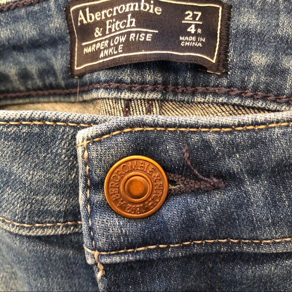 Abercrombie & Fitch Harper Skinny Jeans. Size 24 - Picture 5 of 5